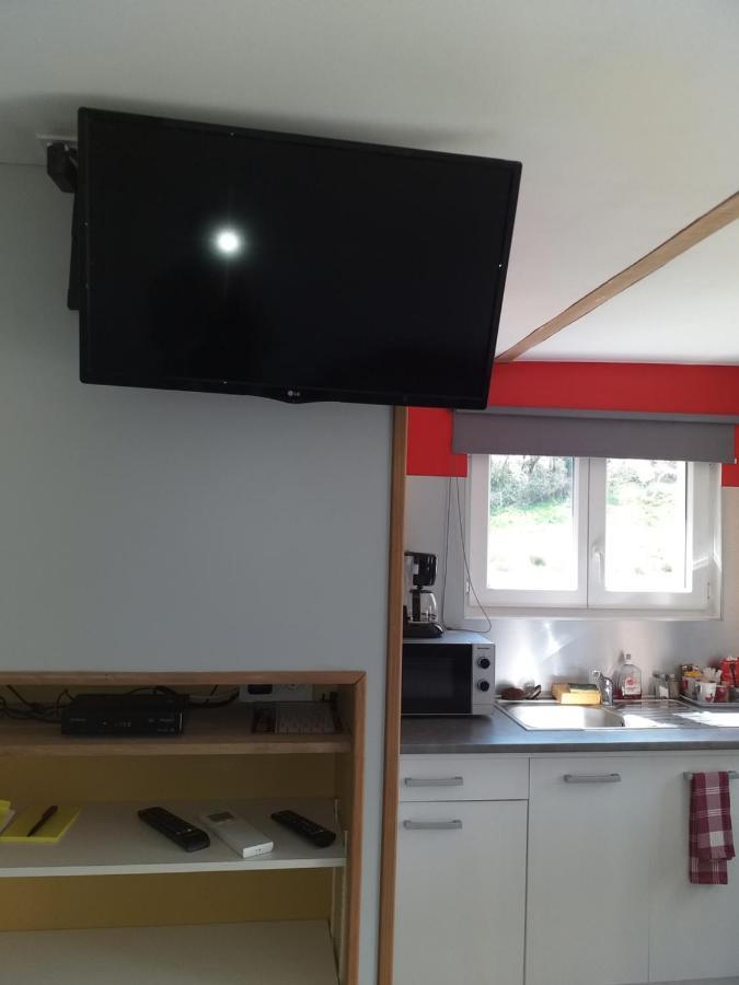 Le Petit Pays Apartment Montgivray Екстериор снимка
